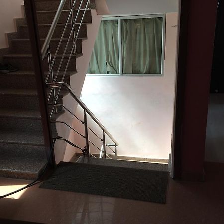 Hotel Pragya International Варанаси Экстерьер фото