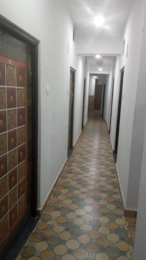 Hotel Pragya International Варанаси Экстерьер фото