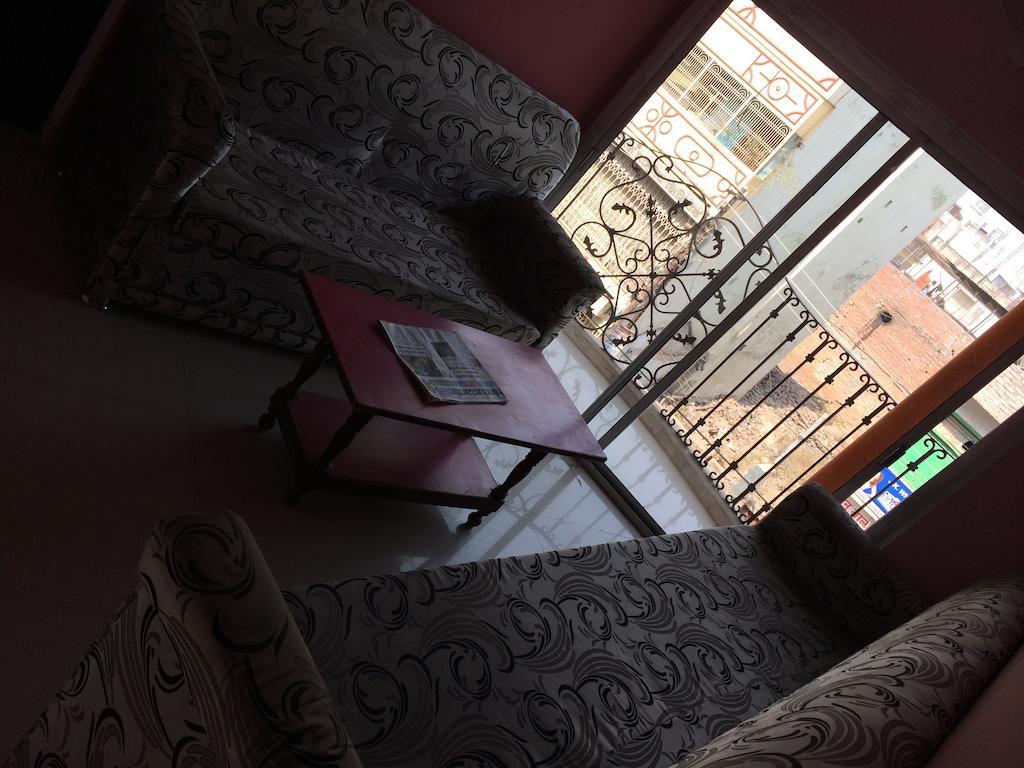 Hotel Pragya International Варанаси Экстерьер фото