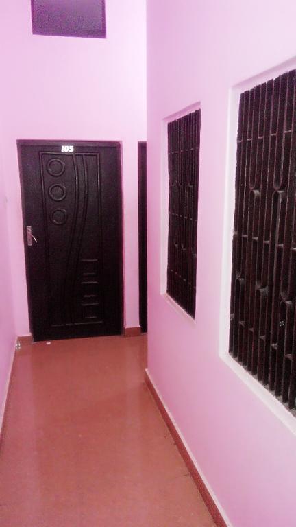 Hotel Pragya International Варанаси Экстерьер фото