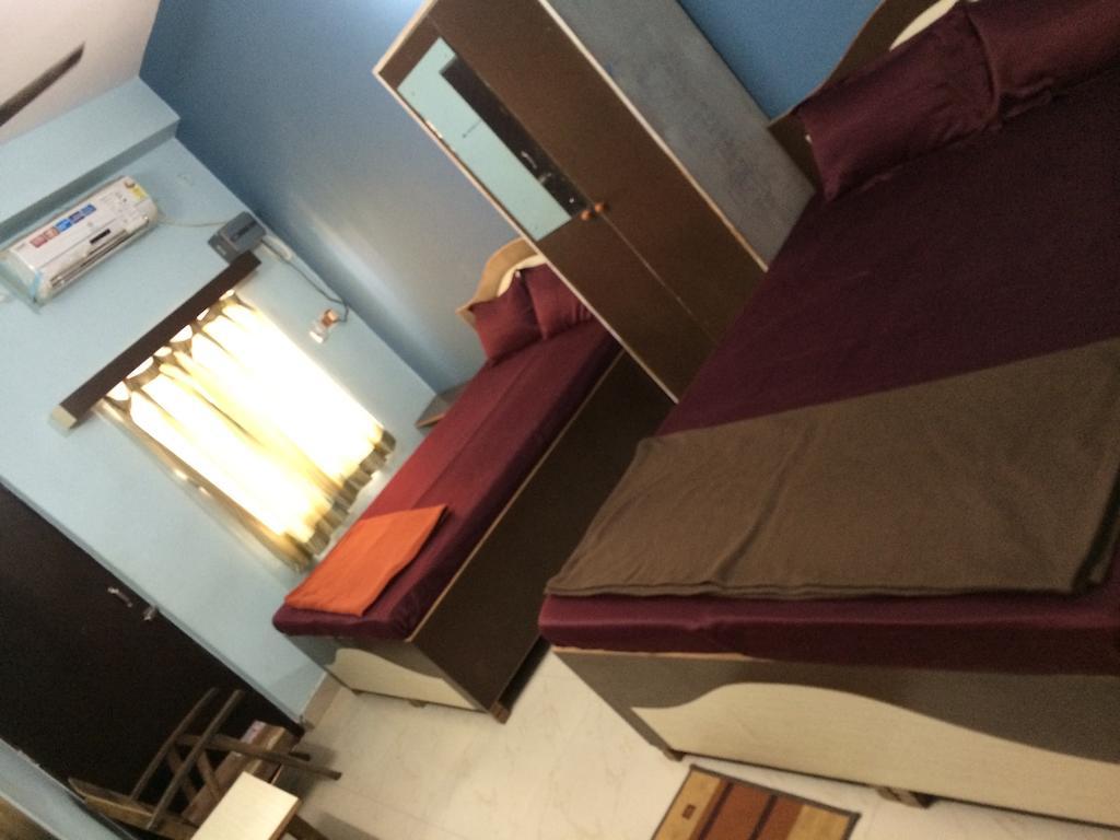 Hotel Pragya International Варанаси Номер фото